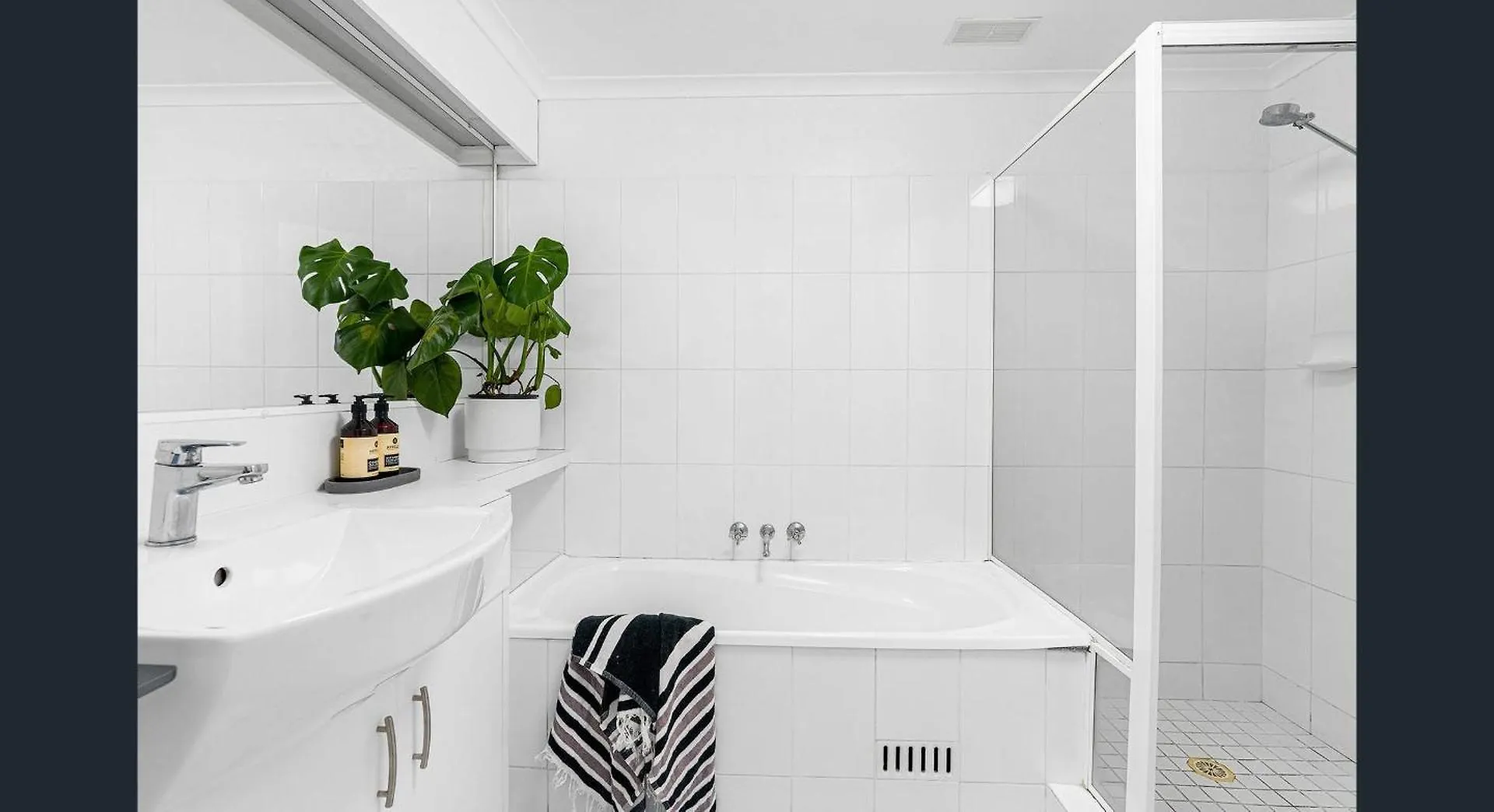 Apartment Byron Bay Accom - Seasalt - 4 34 Cavvanbah St Australia