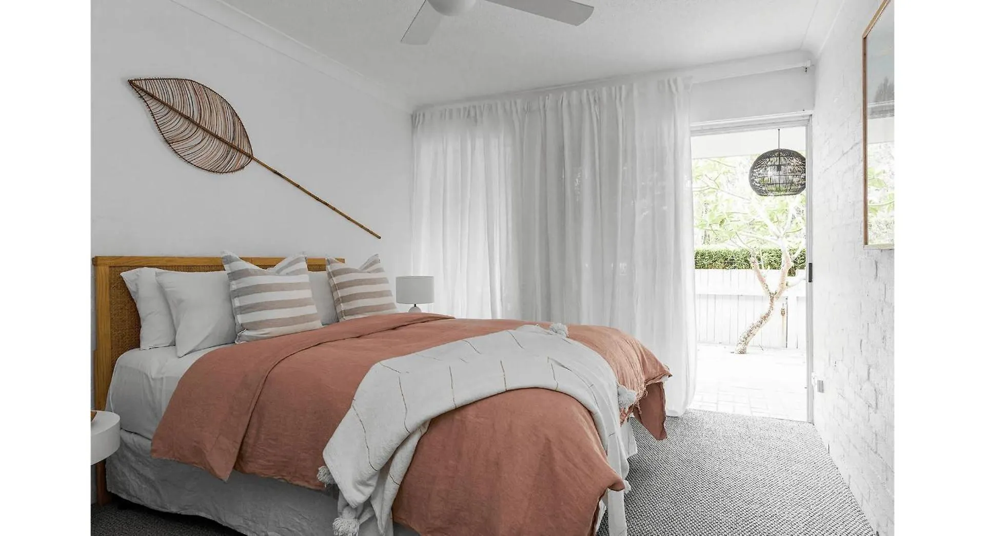 Byron Bay Accom - Seasalt - 4 34 Cavvanbah St Apartment Byron Bay